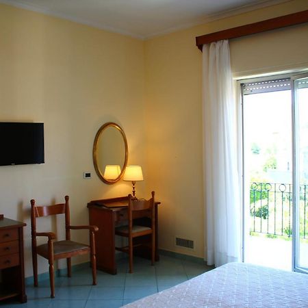 Hotel Terme Alexander Ísquia Exterior foto