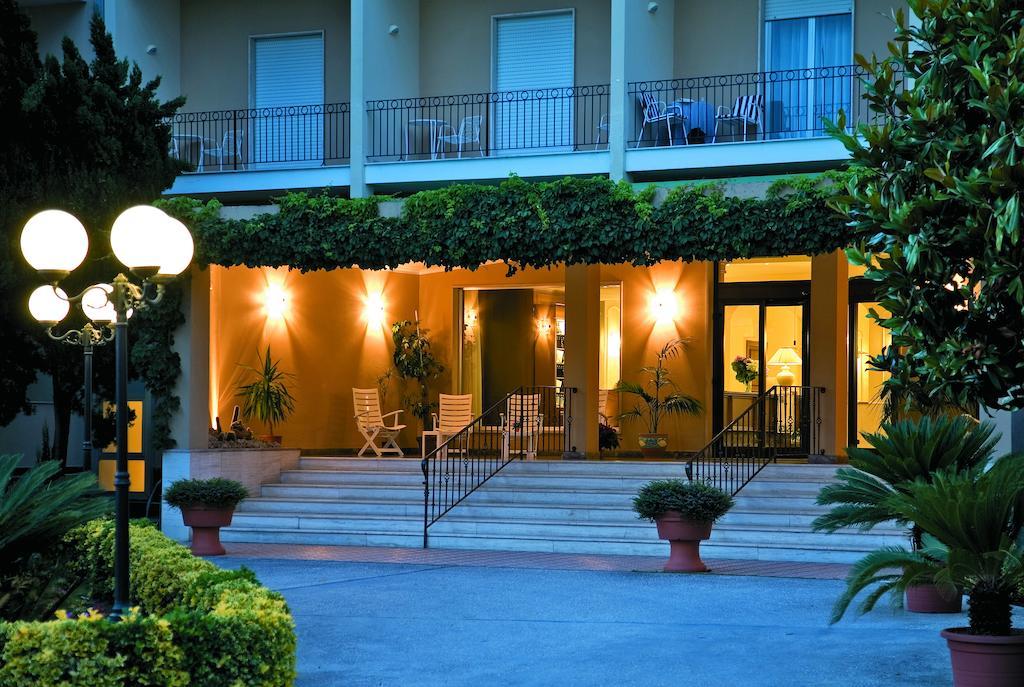 Hotel Terme Alexander Ísquia Exterior foto
